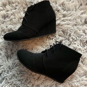 Y Not, black bootie wedges